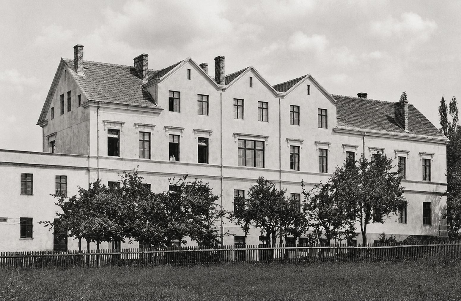 Ośrodek zdrowia w Pieńsku dawniej